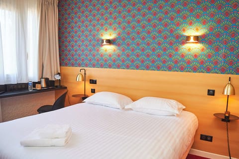 Superior Double or Twin Room, River View | Blackout drapes, soundproofing, iron/ironing board, free WiFi