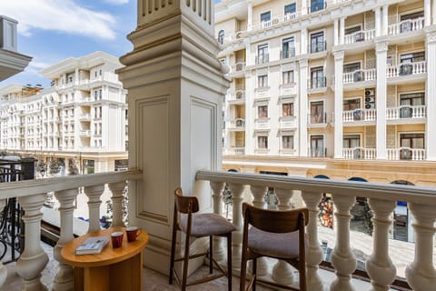 Luxury Apartment, Courtyard View | Terrace/patio