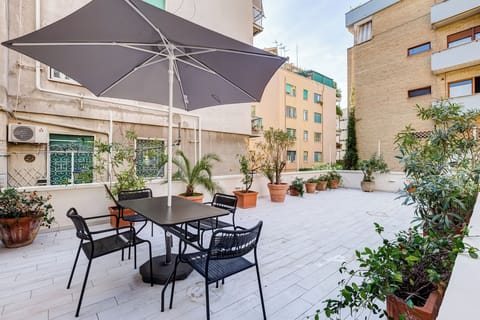 Apartment, 2 Bedrooms, Non Smoking, Kitchen | Terrace/patio