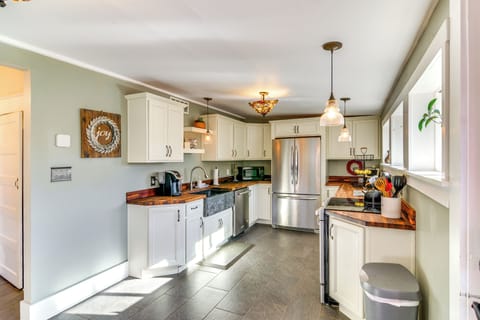 House (4 Bedrooms) | Interior