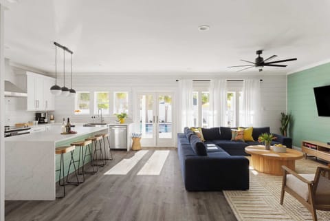 House (6 Bedrooms) | Interior