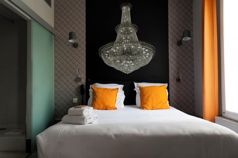 1 bedroom, hypo-allergenic bedding, minibar, in-room safe