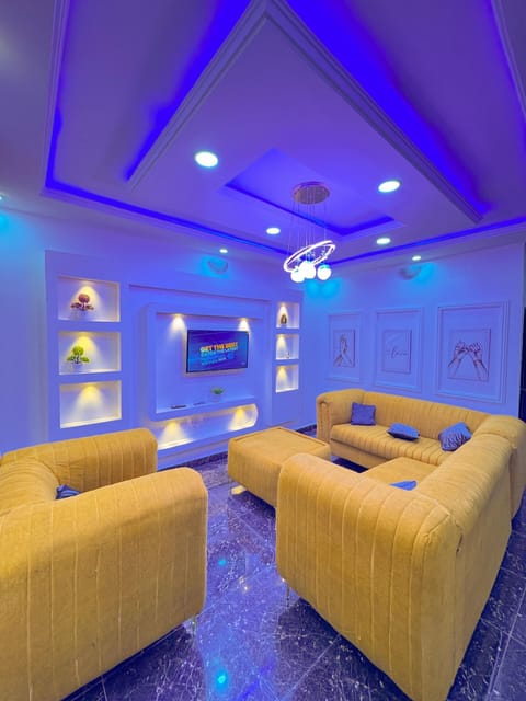 Deluxe Double Room, Balcony | Living area