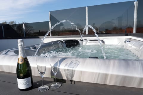 Luxury Suite | Terrace/patio