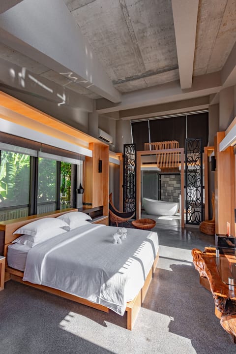 Royal Villa, 2 Bedrooms | 1 bedroom, premium bedding, free minibar, in-room safe