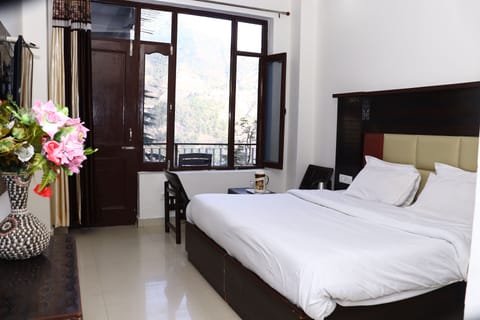 Deluxe Double or Twin Room, Balcony, City View | Free WiFi