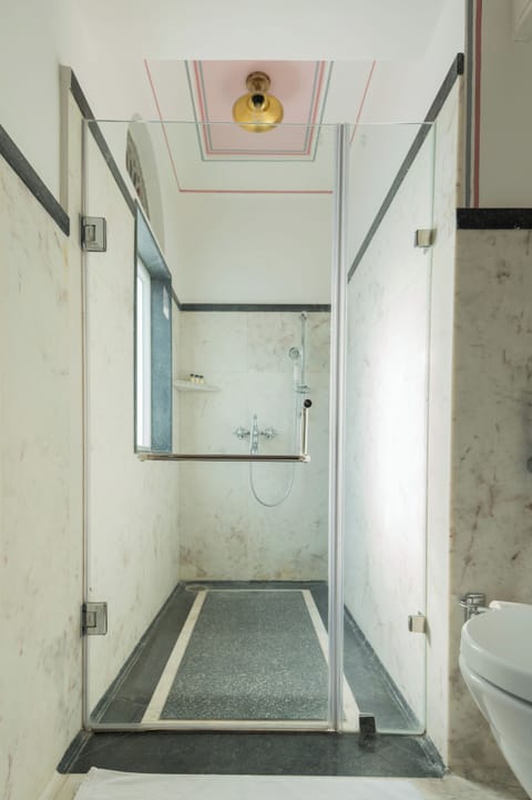 Luxury Suite | 1 bedroom, in-room safe, iron/ironing board, free WiFi