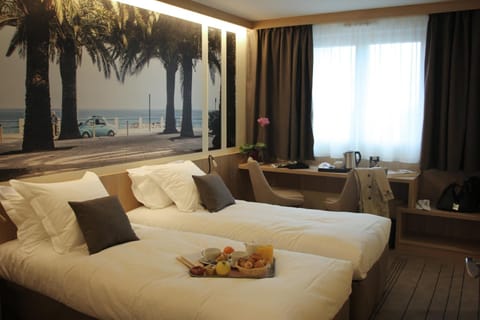 Premium bedding, pillowtop beds, desk, soundproofing