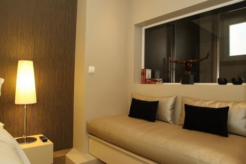 Superior Double Room | Minibar, in-room safe, blackout drapes, soundproofing
