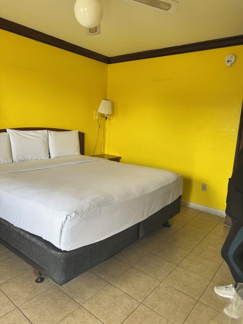 Single Room | Free WiFi