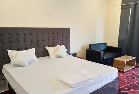 In-room safe, laptop workspace, free WiFi