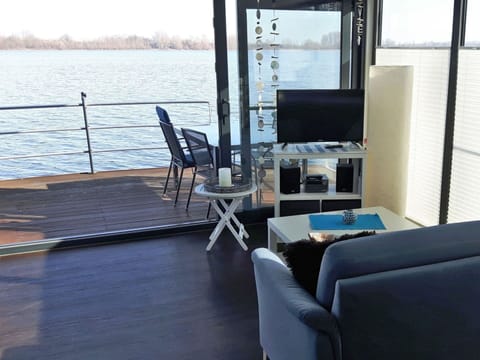 Mobile Home | Exterior