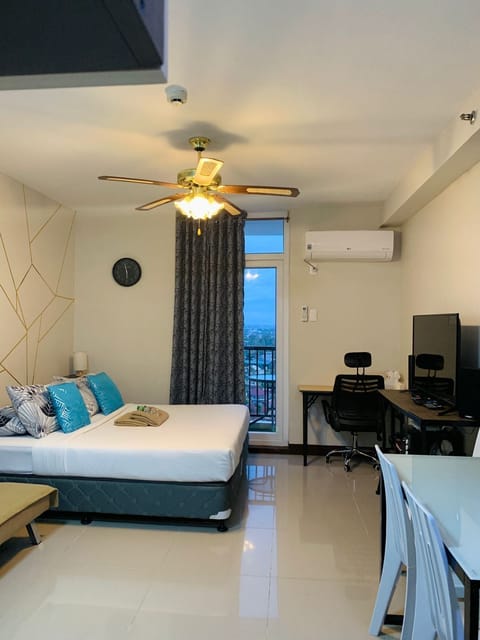 Family Condo, Ocean View | 1 bedroom, laptop workspace, free WiFi, bed sheets