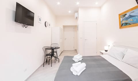 Deluxe Double Room, City View | Desk, free WiFi