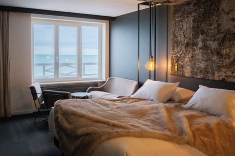 Superior Double or Twin Room, Sea View | In-room safe, soundproofing, iron/ironing board, free WiFi