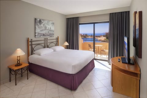 Superior Suite, Sea View | Hypo-allergenic bedding, in-room safe, desk, blackout drapes