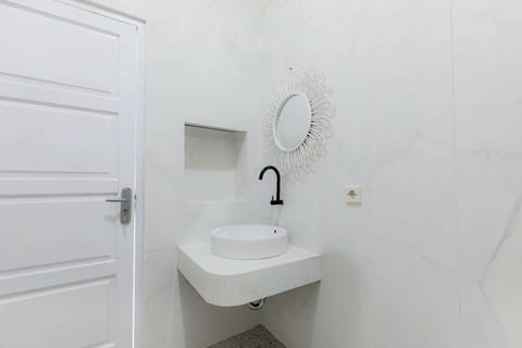 Deluxe Room | Bathroom