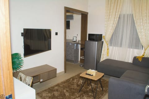 Apartment | Living area | Flat-screen TV