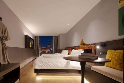 Luxury Twin Room | Down comforters, laptop workspace, blackout drapes, soundproofing