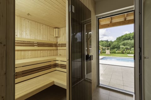 House | 6 bedrooms