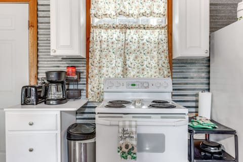 Apartment (0 Bedroom) | Interior