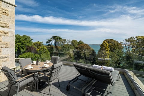 Premium Suite, 2 Bedrooms, Sea View | Terrace/patio