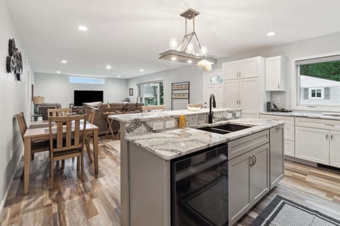 Deluxe House | In-room dining