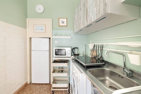 Apartment, 2 Bedrooms, Balcony, Garden View | Interior