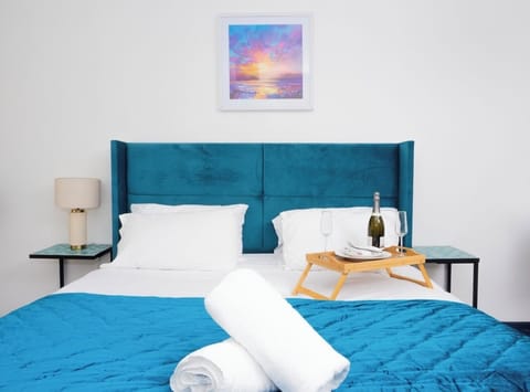 2 bedrooms, iron/ironing board, free WiFi