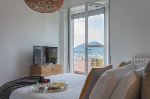 Apartment (2 Bedrooms) | 2 bedrooms, iron/ironing board, bed sheets