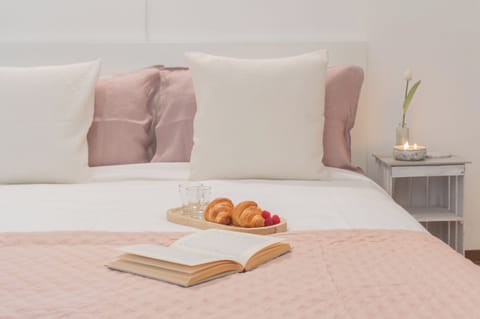 Apartment (1 Bedroom) | 1 bedroom, laptop workspace, iron/ironing board, bed sheets