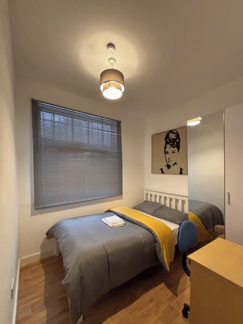 Standard Double Room | Desk, free WiFi, bed sheets