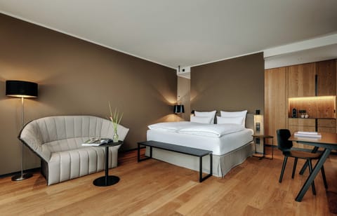 Deluxe Double Room | Premium bedding, minibar, in-room safe, desk