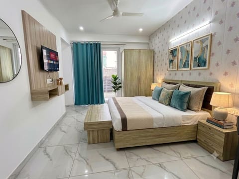 Deluxe Room, Balcony | Soundproofing, WiFi (free)