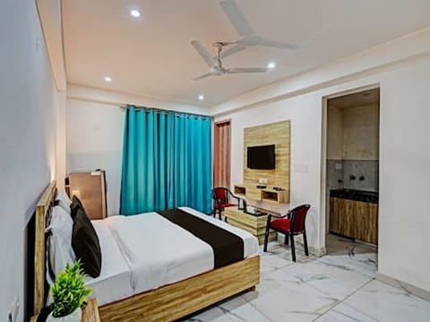 Deluxe Room, Balcony | Soundproofing, free WiFi