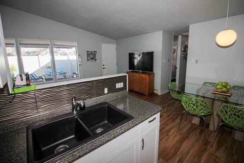Condo, 2 Bedrooms | Private kitchen | Fridge, oven, coffee/tea maker, toaster