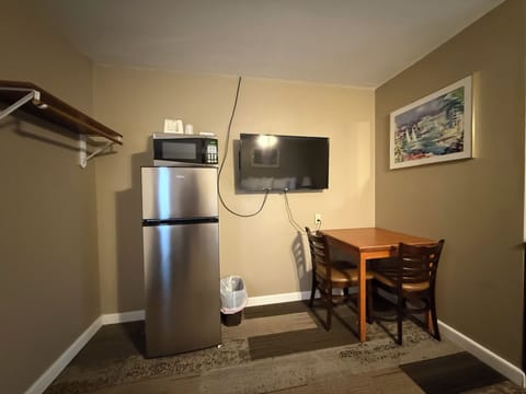 Superior Single Room | Free WiFi, bed sheets