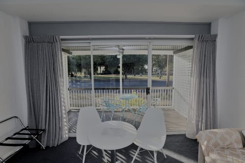 Executive Queen Room | Balcony view