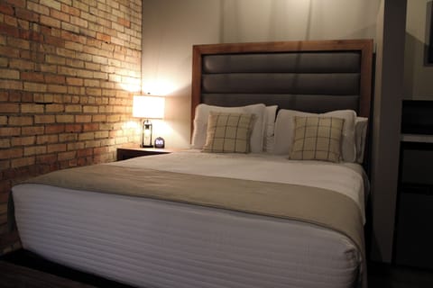 The Rex | Blackout drapes, free WiFi