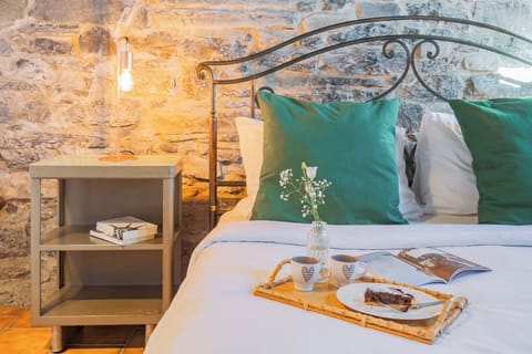 Apartment (2 Bedrooms) | 2 bedrooms, iron/ironing board, bed sheets