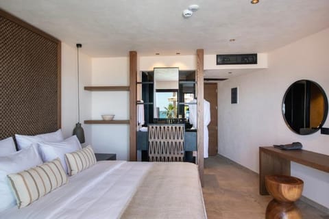 In-room safe, desk, laptop workspace, blackout drapes