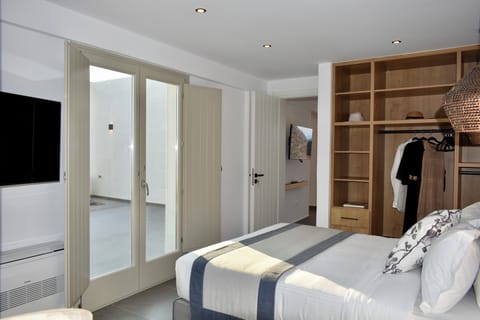 Family Villa, Private Pool, Sea View | Minibar, in-room safe, soundproofing, iron/ironing board