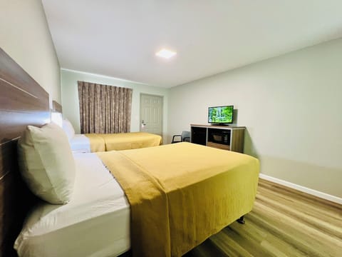 Standard Double Room, 2 Double Beds, Non Smoking | Desk, free WiFi, bed sheets