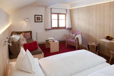 Egyptian cotton sheets, premium bedding, down comforters, in-room safe