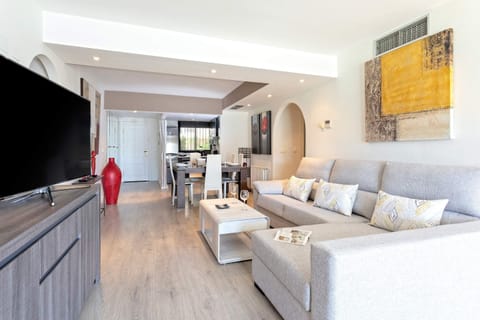 Apartment (2 Bedrooms) | Living area