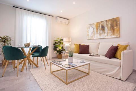 Apartment (2 Bedrooms) | Living area