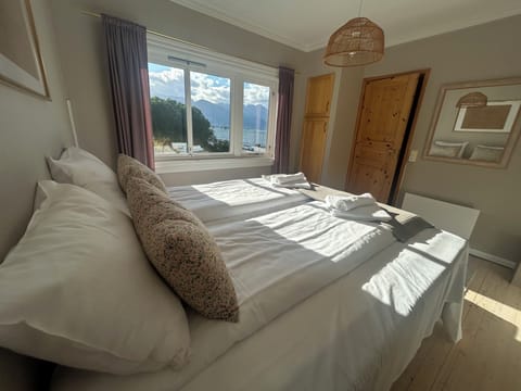 Double Room, Partial Sea View | Individually decorated, individually furnished, free WiFi
