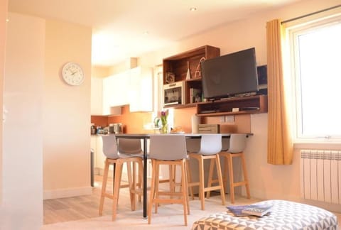 Apartment | Private kitchen | Fridge, microwave, oven, electric kettle