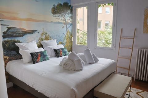 Individually decorated, soundproofing, free WiFi, bed sheets