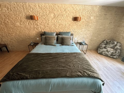 Comfort Room | Premium bedding, individually decorated, individually furnished